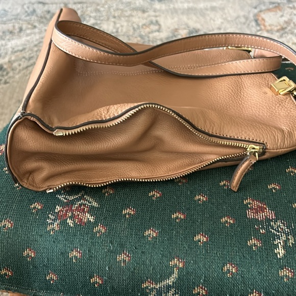 Vince Camuto all leather hand bag with detachable shoulder strap 12 x 14 - Picture 6 of 10